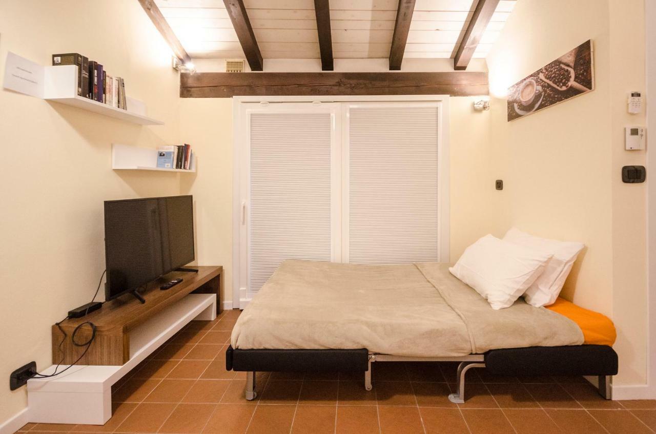 Ca' Di Leo, Private Terrace In Historical Center Apartment Bologna Exterior photo